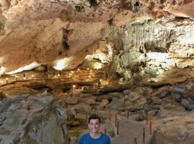 Image: Dau Go Cave – a cave masterpiece on Ha Long Bay