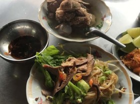 Image: Enjoy the famous Sa Dec noodle soup at the right places to eat
