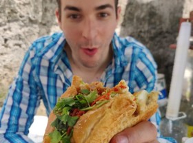 Image: Frenchman earns massive local fandom thanks to his love of Vietnamese food