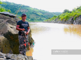 Image: Gia Lai: Through the night on the Se San River, baiting the red-tailed “water monster”