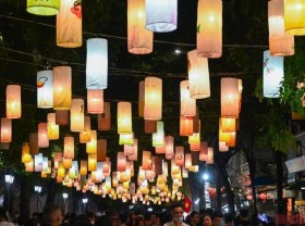 Image: 'Lanterns light up dreams' programme connects children in 7 provinces and cities