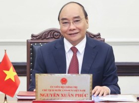 Image: President Nguyen Xuan Phuc holds phone talk with Russian counterpart