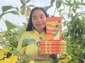 Image: Vietnamese author wins Dayton Literary Peace Prize