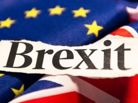 Image: Britain warns of 'cold mistrust' if EU does not move on N.Ireland trade