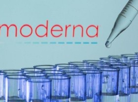 Image: Moderna working on combination COVID-19 vaccine booster and flu shot