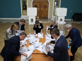 Image: Putin thanks Russians for their 'trust' after United Russia election win