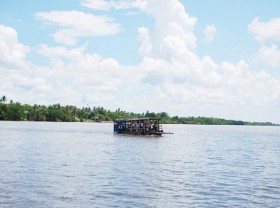 Image: Down the Hau River to visit the rich and green My Phuoc islet
