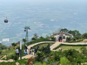 Image: HCM City kickstarts domestic travel with closed tours to safe destinations