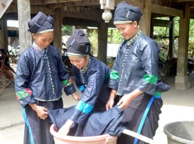 Image: Indigo clothes – a part of Nùng culture