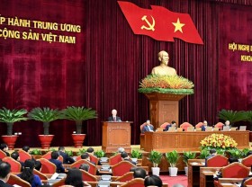 Image: Party Central Committee finishes first working day of fourth session