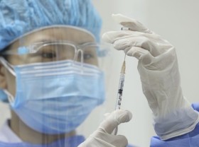 Image: Vaccination priority given to children not attending school due to lockdown: Health Minister
