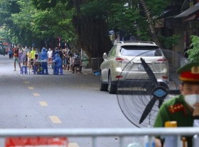 Image: Vietnam reports 5,383 new cases of COVID-19 on October 4