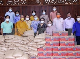 Image: Vietnamese monks, nuns in Laos support local COVID-19 fight