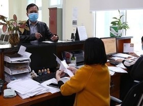Image: Hanoi removes 28 administrative procedures in investment