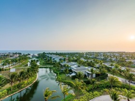 Image: Review of Melia Ho Tram resort – enjoy a floating breakfast on the ‘lemongrass’ swimming pool