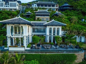 Image: Inside the Vietnamese restaurant in the top of the world famous