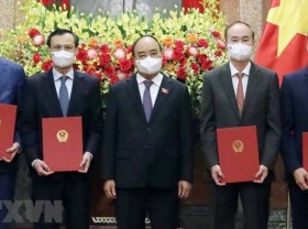 Image: President assigns tasks to newly-appointed ambassadors