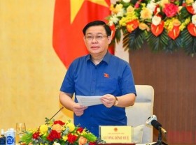 Image: Top legislator chairs meeting on fiscal, monetary policies
