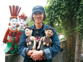 Image: Veteran artist keeps water puppetry alive