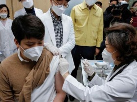 Image: ROK says it reaches goal of 70% vaccinations for COVID-19