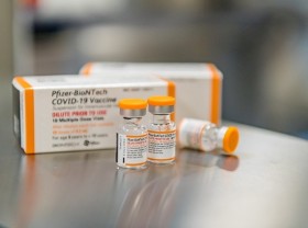 Image: US FDA authorizes first COVID-19 shot for young kids