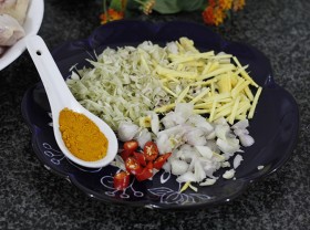 Image: Braised chicken with lemongrass and turmeric – a winter delicacy in the Central region