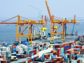 Image: Volume of goods through seaports up 2 percent in 11 months