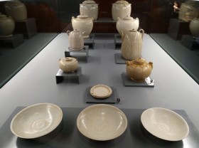 Image: Ceramic display showcases Việt Nam's long history