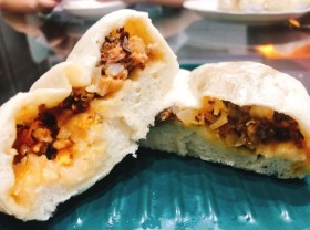 Image: Dumplings are the best street food in Vietnam