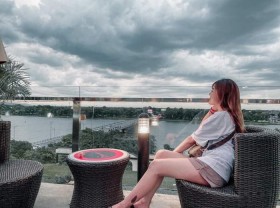 Image: List of cafes with beautiful views of the Perfume River, save it so you can check-in