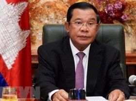 Image: Cambodian PM hopes for expanded trade ties with Vietnam