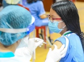 Image: Da Nang begins inoculating children against COVID-19
