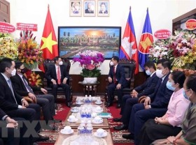 Image: Ho Chi Minh City congratulates Cambodia on 68th Independence Day
