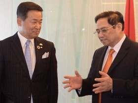 Image: Prime Minister meets with representatives of Japanese firms, universities