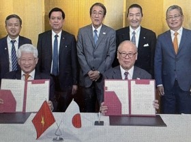 Image: Vietnam, Japan sign MoC on protecting rights of Vietnamese workers in Japan
