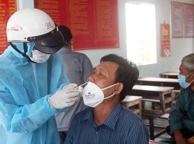 Image: Vietnam records additional 13,063 COVID-19 cases