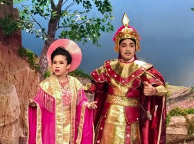 Image: Private theatre troupe offers tuồng shows