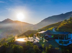 Image: 4 resorts with hot mineral springs