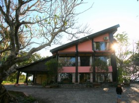 Image: Bao Dai Palace on Lak Lake