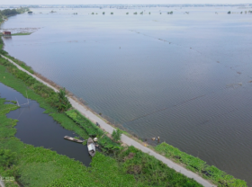 Image: Hunting products in the late flood season in the West