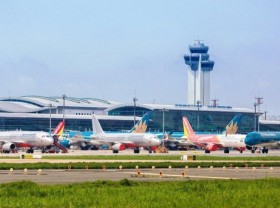 Image: Vietnam to resume international commercial flights, apply vaccine passports soon