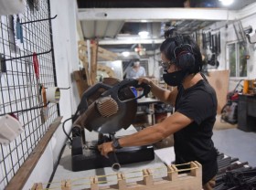 Image: Vietnamese man produces meditation wind chimes