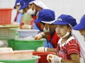 Image: Thailand plans to reopen borders to foreign workers amid shortage