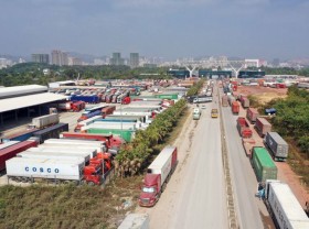 Image: Deputy PM directs settlement of congestion of agricultural products in Lang Son