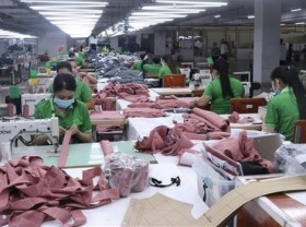 Image: Vietnam posts trade surplus of 225 million USD