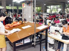 Image: Vietnam witnesses positive signs of economic recovery