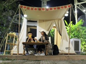 Image: Coffee shop combined with camping