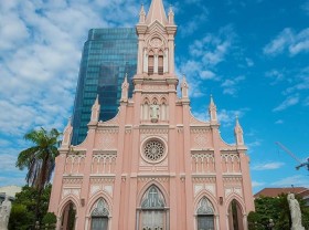 Image: Da Nang Con Ga (Chicken) Church – lovely pink architecture ‘defeats’ millions of eyes