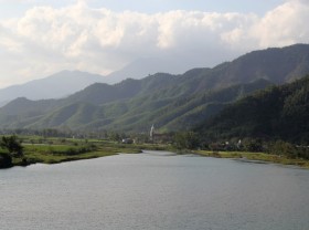 Image: Da Nang youth “lost” to the suburbs every weekend