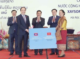 Image: Banquet for Lao NA President held